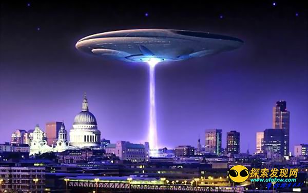 上海虹口杨浦夜空惊现2个V字形UFO