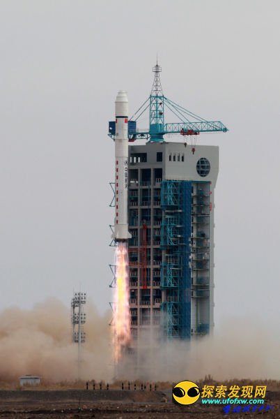 点击查看源网页</p>
</center>
<p>
<strong>“快舟一号“的历史功绩</strong></p>
<p>
2008年的汶川地震,灾区和外界的交通受阻,传统地面通信完全中断,而当时的空间通信监测系统无法迅速给出受灾范围、伤亡情况以及灾区各种地物类型,为灾情评估和救灾决策提供依据更是无从提及。“如果有一双‘天眼’能看清灾区该多好!”不仅成了无数人心中的共鸣,也成了航天科研人员的目标。</p>
<p>
在历经5年后,“快舟一号“卫星实现了”天眼“的愿望。凭借国际首创的星箭一体化技术,高效参与多项自然灾害应急响应、突发事件地面监测等工作,真正的做到了快速布局。</p>
<p>
2013年9月25日,“快舟一号“成功发射入轨,从此便开始了太空中的忙碌工作。还没能绕地球几圈,便接到了科技部国家遥感中心的人物,将巴基斯坦俾路支省发生地震的灾区进行成像,为救灾提供支持。一个月后,它再次对台湾花莲地震区域的灾情评估提供支持,为开展救援提供通道。</p>
<p>
2014年云南鲁甸地震灾害中,“快舟一号“作为中国唯一一颗持续十余天对灾区实施天回归重访检测的卫星,成功获得高分辨率震区遥感影像75景,共计56.34GB,第一时间将这些全部在线分发给各相关业务单位,向地震灾害监测及灾情评估工作提供了有力帮助。</p>
<p>
除此之外,新疆生产建设兵团农业检测方面正在初步应用“快舟一号”获取的图像数据,主用在农作物精细分类面积验证长势及灾害监测面积统计等方面。</p>
<p>
</p>
<script type=