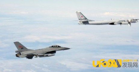 日本军机强闯中俄军演,军机空中相遇怎么打招呼?