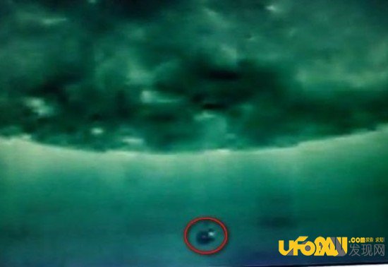 中国击落ufo外星人;谷歌卫星疑现中国战机追逐ufo