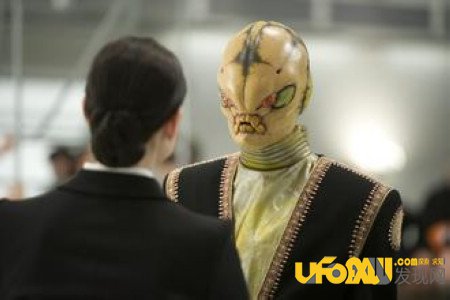 被外星人绑架是被催眠还是梦游?