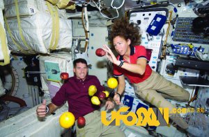 独家揭秘宇航员在太空怎样生活之在太空用什么笔写字?