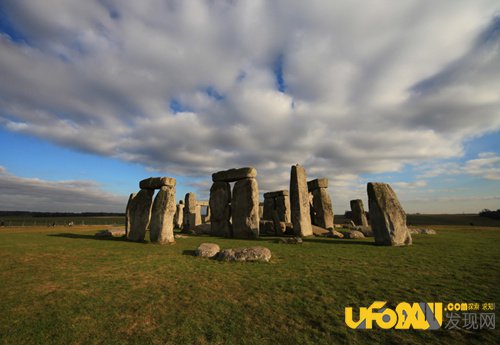 英国巨石阵未解之谜:专家称是外星人建造