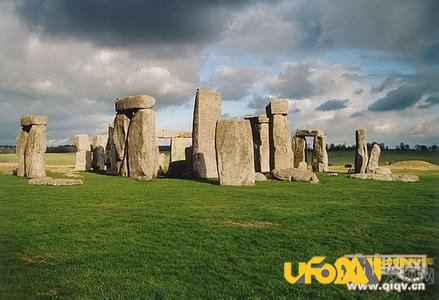英国巨石阵未解之谜:专家称是外星人建造
