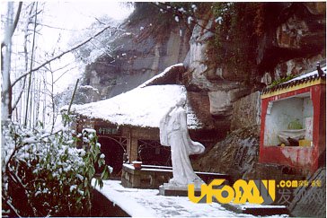 万州太白岩离奇"字谜" 字不成字暗藏千古之谜