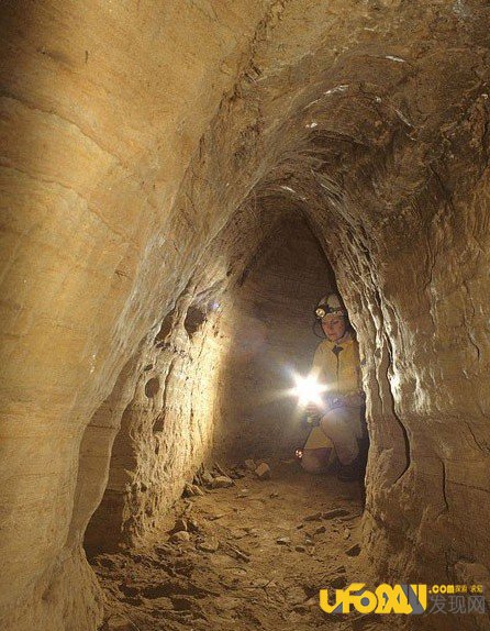 绝密档案曝光:南美曾发现保存完好的地下UFO基地