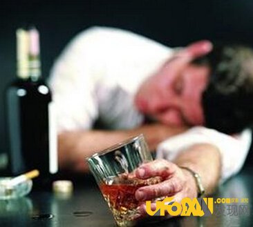 解酒的最快方法:看世界上醉酒后吃什么食物最解酒