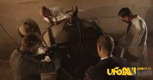 UFO曾进攻俄罗斯,竟被神秘陨石击毁