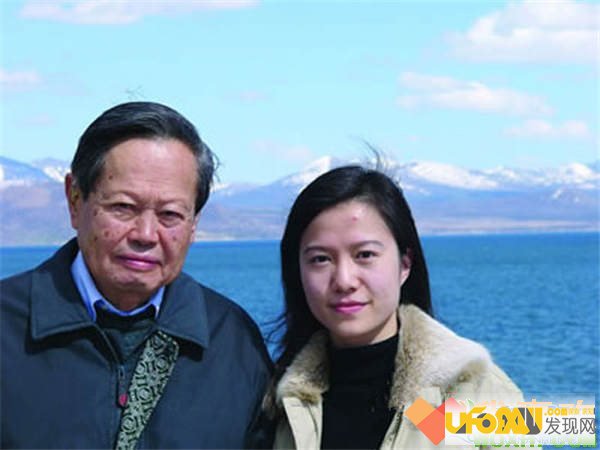 你不得不知道的翁帆的父亲与杨振宁18岁的孙女完婚内幕