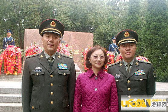 明白如何控制抢杆子,权力下放很谨慎 军长(或曰集团军司令)职级虽然高