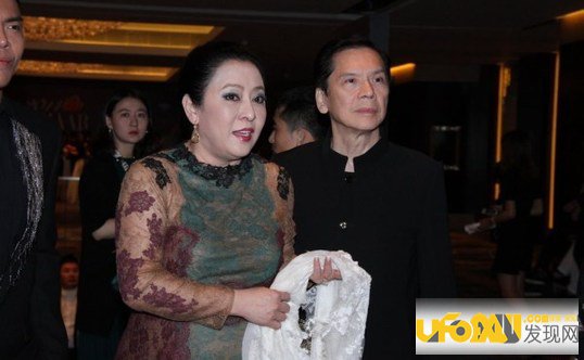 向华强为什么怕谢霆锋:真相绝对让你意想不到