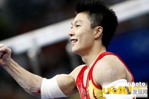 李小鹏的父亲是谁,李小鹏的妻子竟是这人