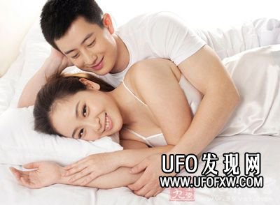 一个男人想睡你的表现