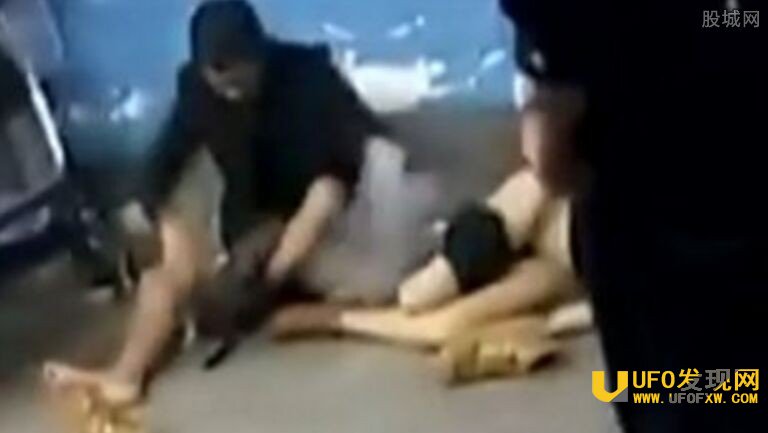 泉州停车场醉酒女视频