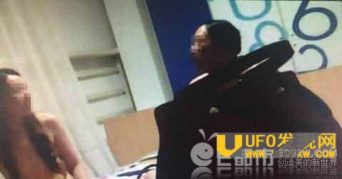 四川两法官上班通奸