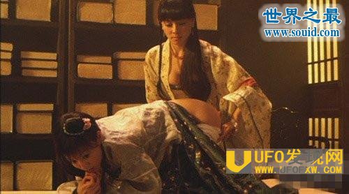 女性自慰夹枕头方法
