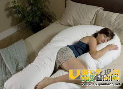 夹被子爽还是夹枕头