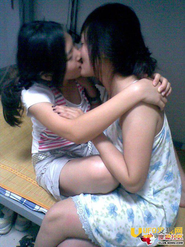 女生裆部为什么会凸起