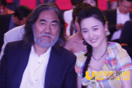 �Ŵ����˯����Ů��