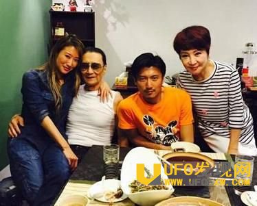 谢贤为什么总戴眼镜