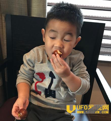 小鱼儿被哥哥强吻