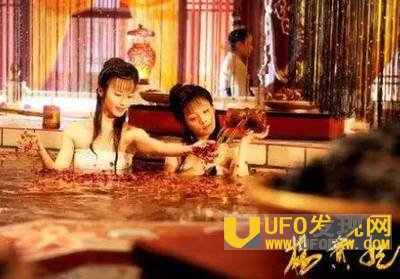 杨贵妃给安绿山喂奶资料图