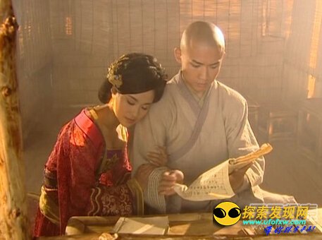 淫荡至极!公主与和尚通奸令驸马看门